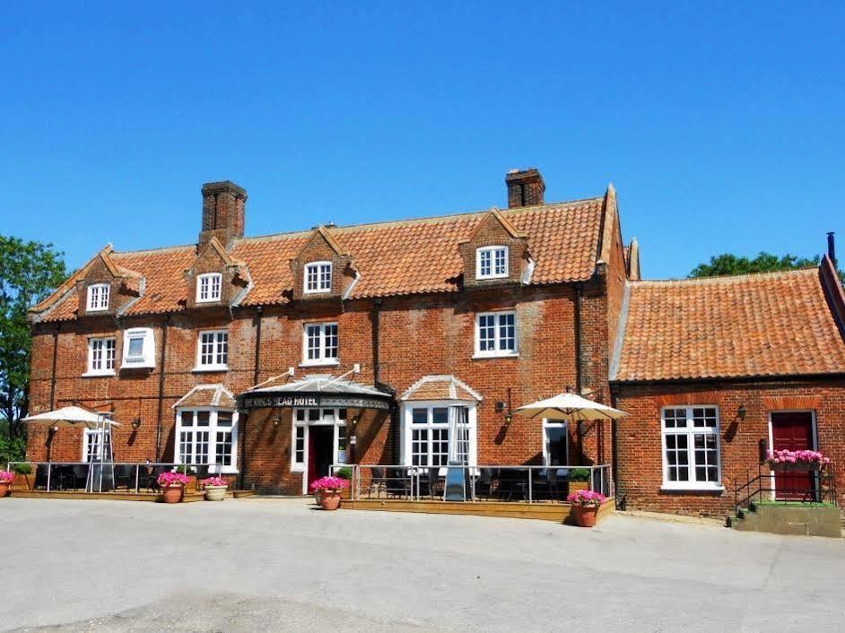 Отель The King'S Head Холт Экстерьер фото